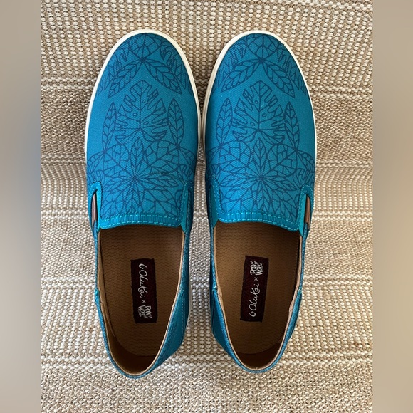 Olukai Women. Size: 7.5 Color: Teal - Picture 2 of 12